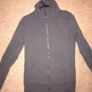 Lululemon Jacket • great condition! Size 6